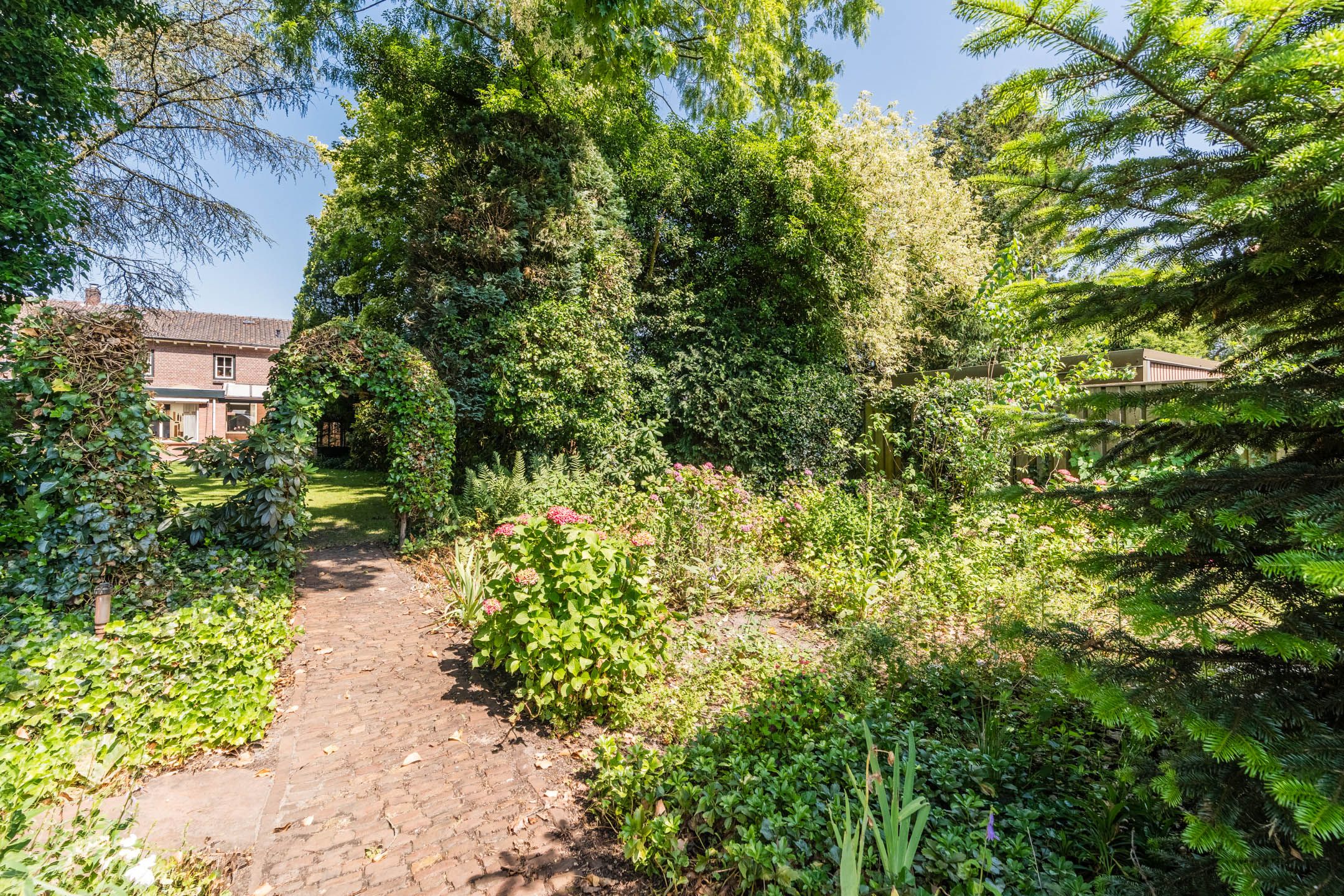 Photo 48 of Dorpstraat 9