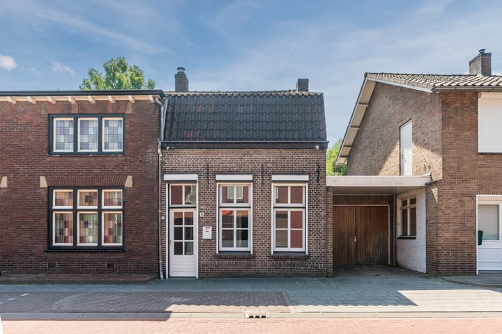 Tussenwoning te koop: Dorpstraat 11, Leende