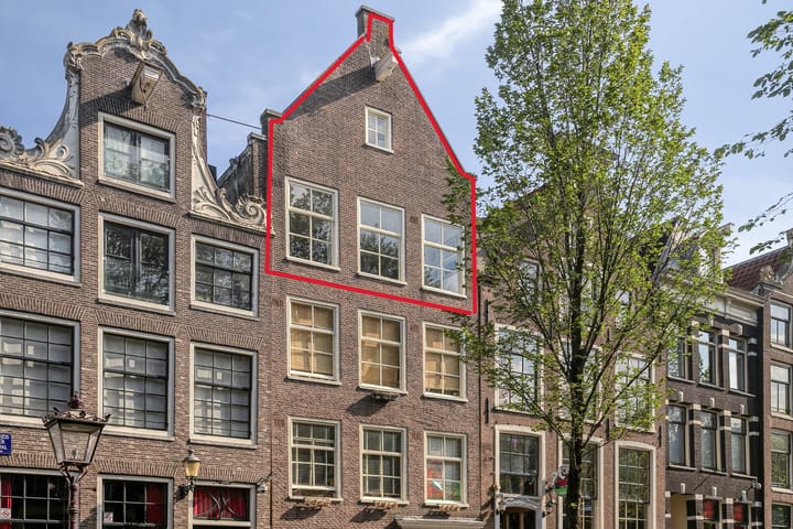 Photo 2 of Oudezijds Achterburgwal 21-D