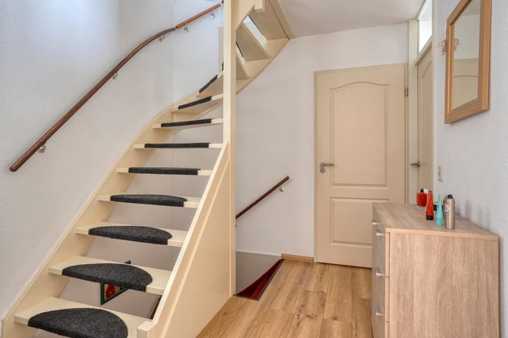 Tussenwoning te koop: Klimopberg 73, Roosendaal