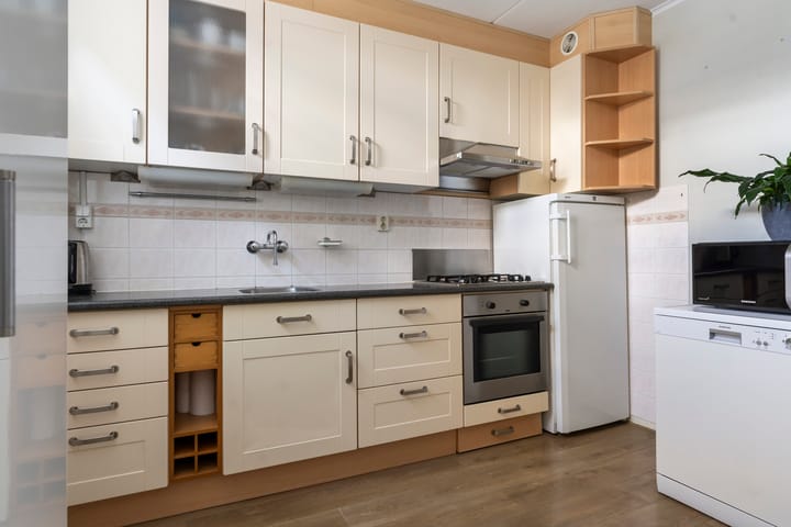 Tussenwoning te koop: Eekmolen 26, Sneek