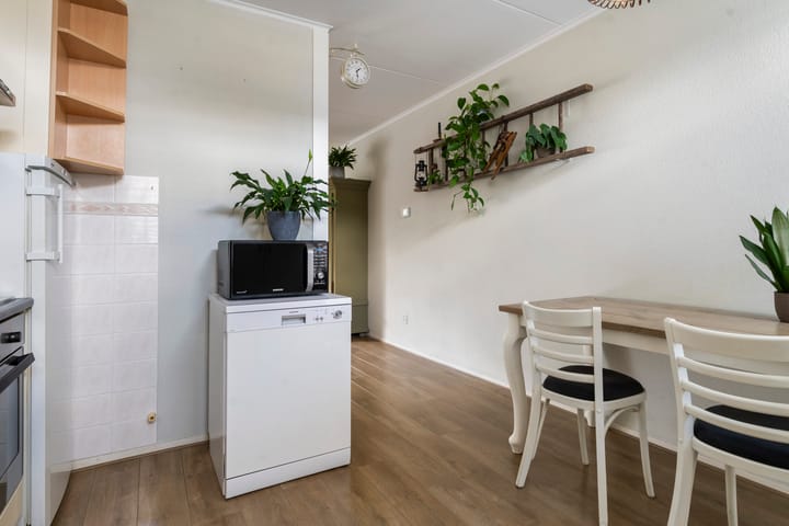Tussenwoning te koop: Eekmolen 26, Sneek