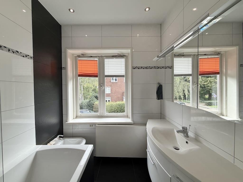 Photo 13 of Van der Veerelaan 45