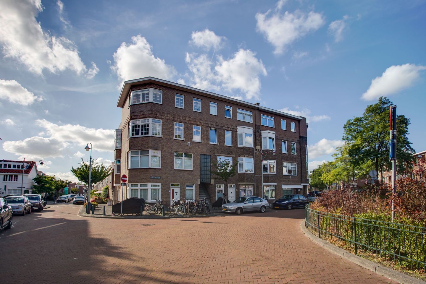 Foto 1 van Blaricumseplein 23