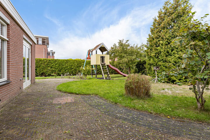 Twee-onder-één-kap te koop: Meezenbroekstraat 47, Veendam