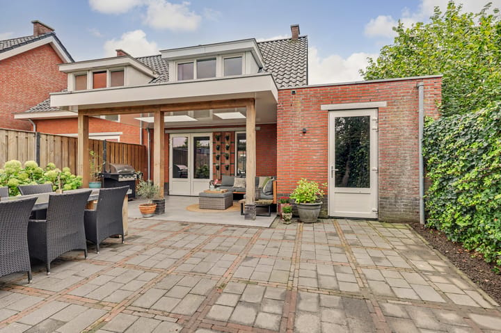 Twee-onder-één-kap te koop: Markiezaat 14, Chaam