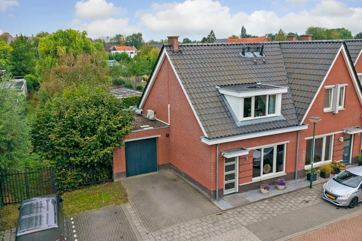 Twee-onder-één-kap te koop: Markiezaat 14, Chaam