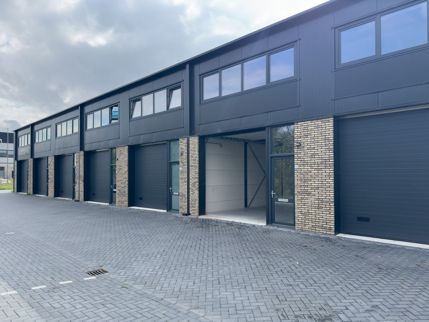 View photo 1 of Dirk Verheulweg 2-A6