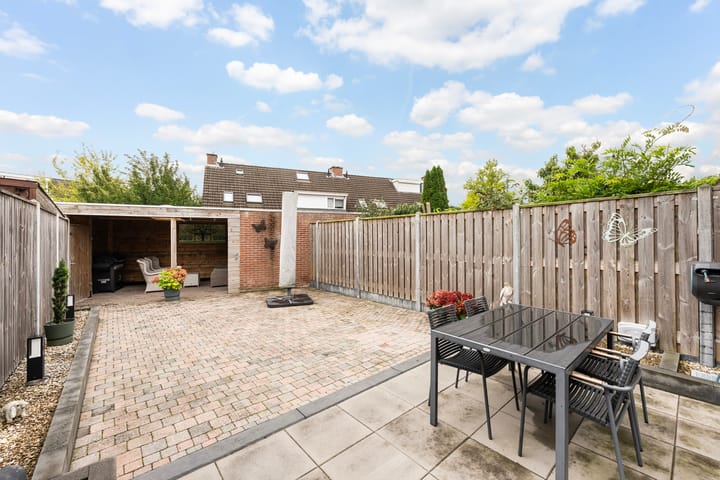 Tussenwoning te koop: Tesjeslaan 18, Zwolle