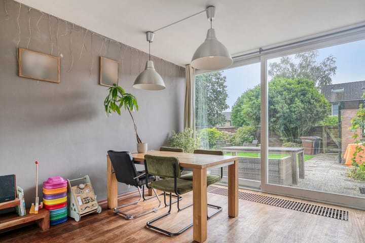 Hoekwoning te huur: Gerrit van der Veenstraat 25, Soest