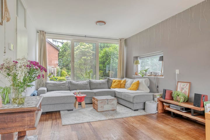 Hoekwoning te huur: Gerrit van der Veenstraat 25, Soest