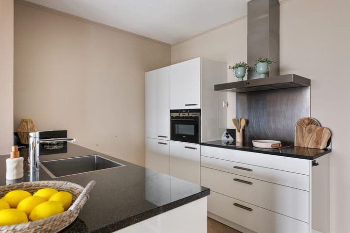 Appartement te koop: Kruisplein 854, Rotterdam