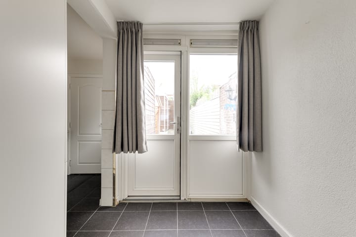 Tussenwoning te koop: Prinsenstraat 58, Leiden