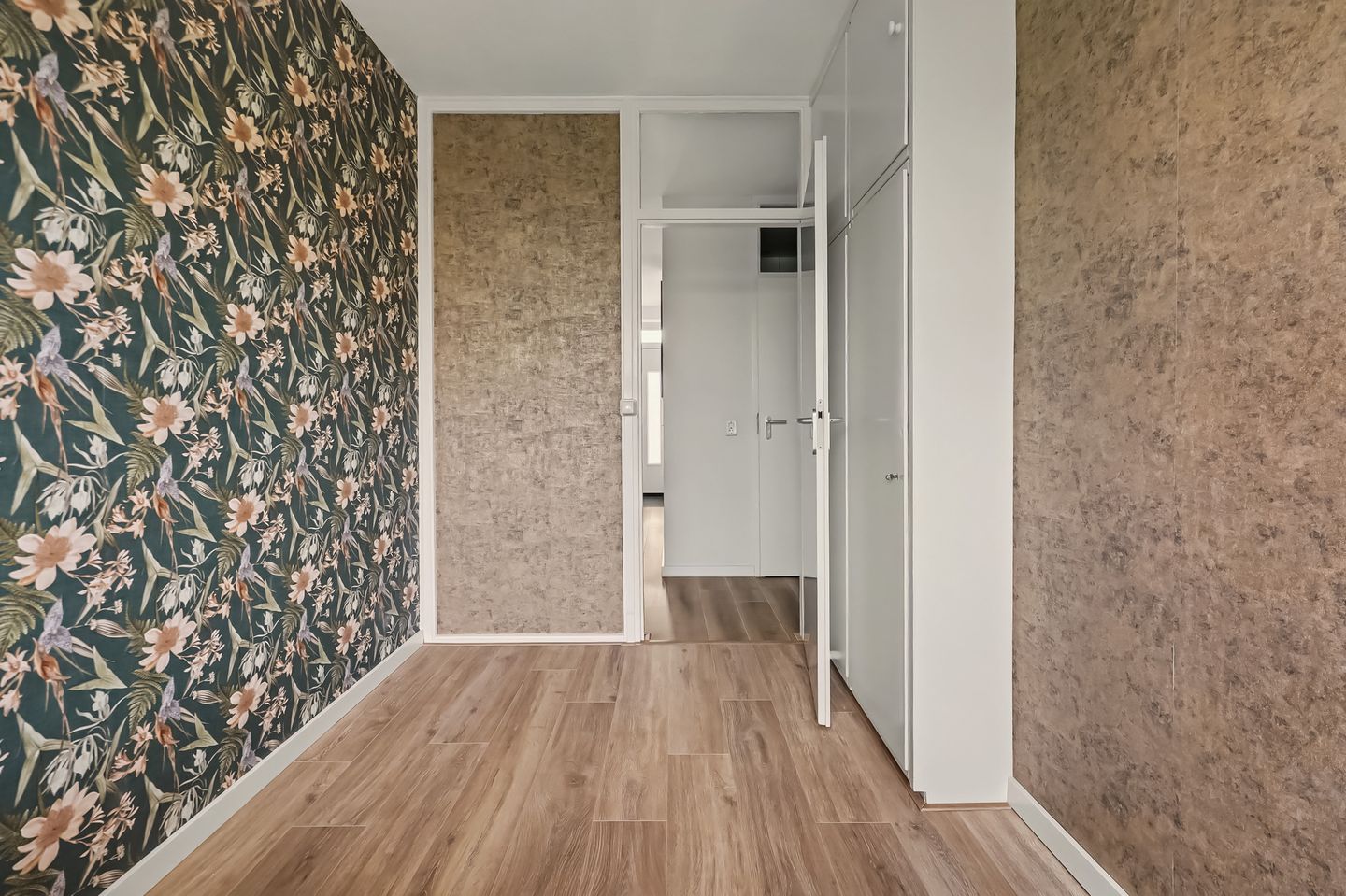 Photo 20 of Sperwerstraat 19