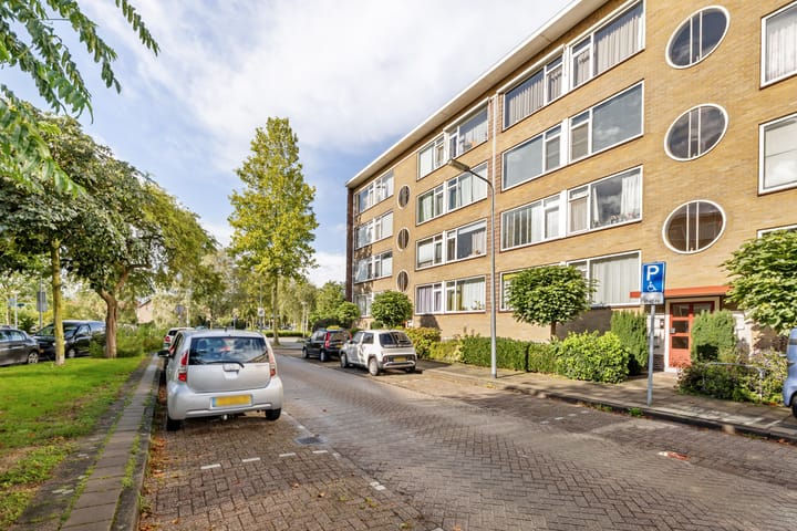 Appartement te koop: Jan Campertplein 1, Weesp