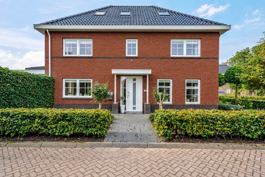 Foto 1 van Nicolaas Emmenstraat 1