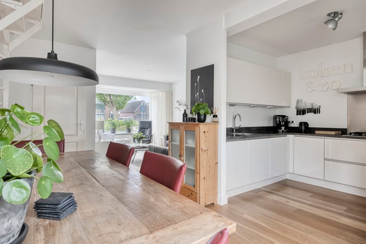 Tussenwoning te koop: Aletta Jacobslaan 10, Tiel