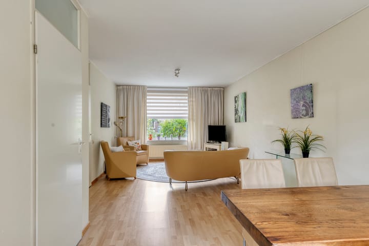 Tussenwoning te koop: Johannes Vermeerstraat 17, Oosterhout (Nb)