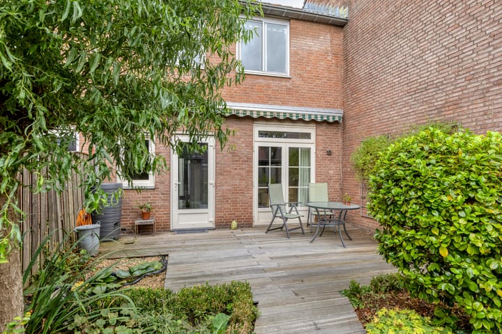 Tussenwoning te koop: Johannes Vermeerstraat 17, Oosterhout (Nb)