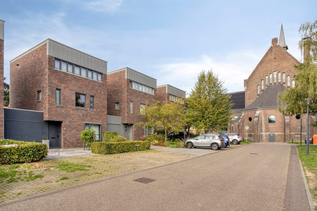 Foto 7 van Pater Hubertuscour 5