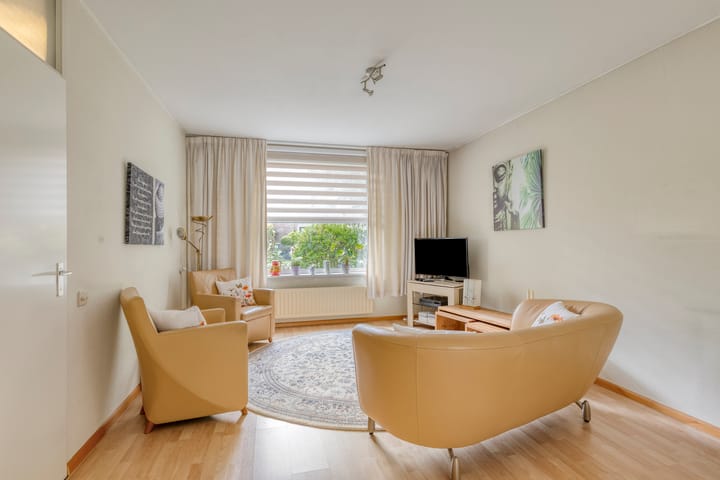 Tussenwoning te koop: Johannes Vermeerstraat 17, Oosterhout (Nb)