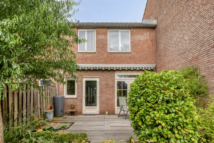 Tussenwoning te koop: Johannes Vermeerstraat 17, Oosterhout (Nb)