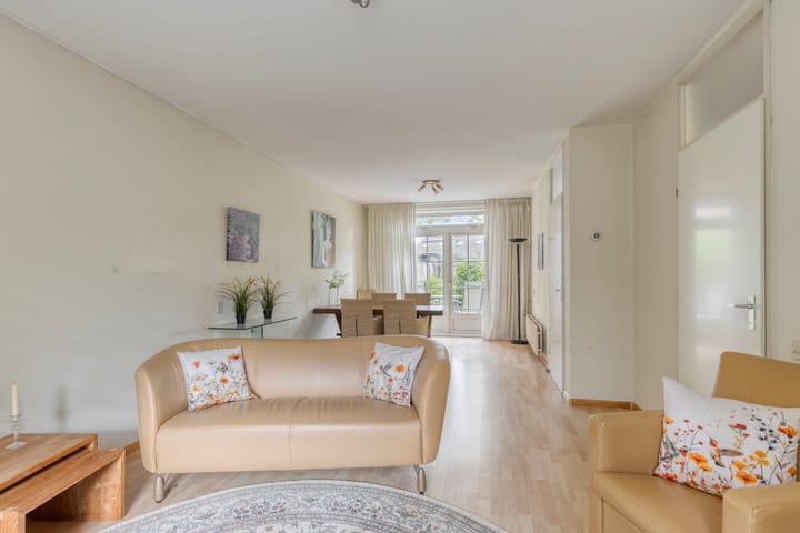 Tussenwoning te koop: Johannes Vermeerstraat 17, Oosterhout (Nb)