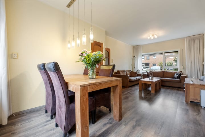 Tussenwoning te koop: Rooseveltstraat 32, Huissen