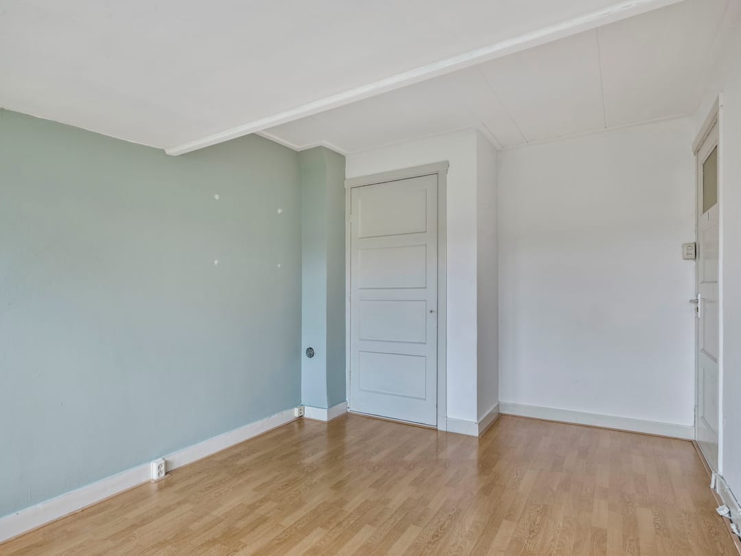 Photo 13 of Leliestraat 27-BS