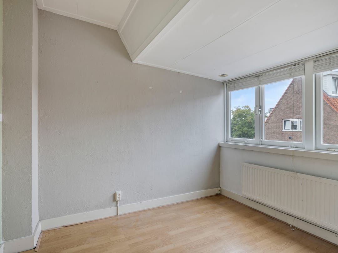 Photo 16 of Leliestraat 27-BS