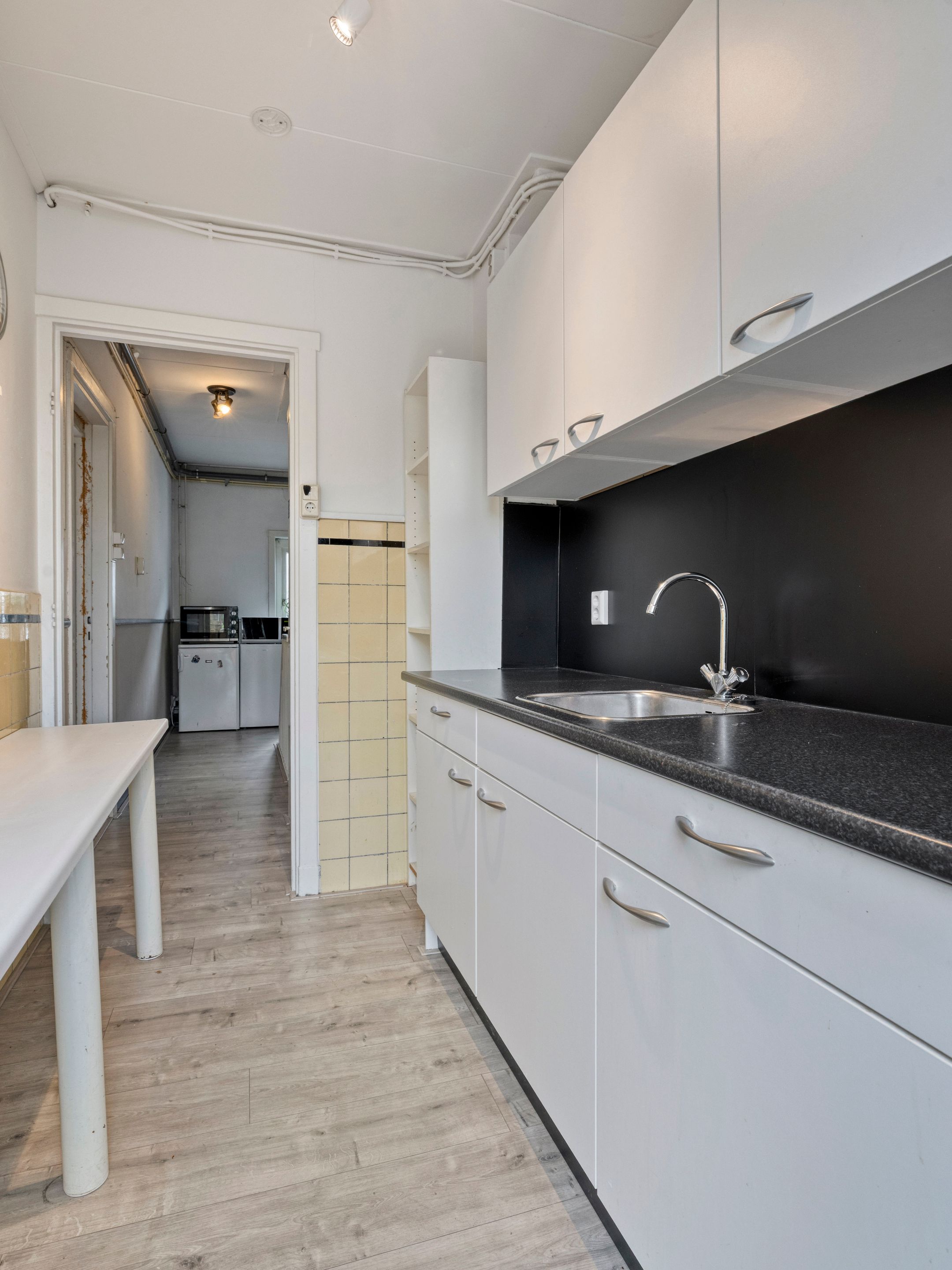 Photo 6 of Leliestraat 27-BS