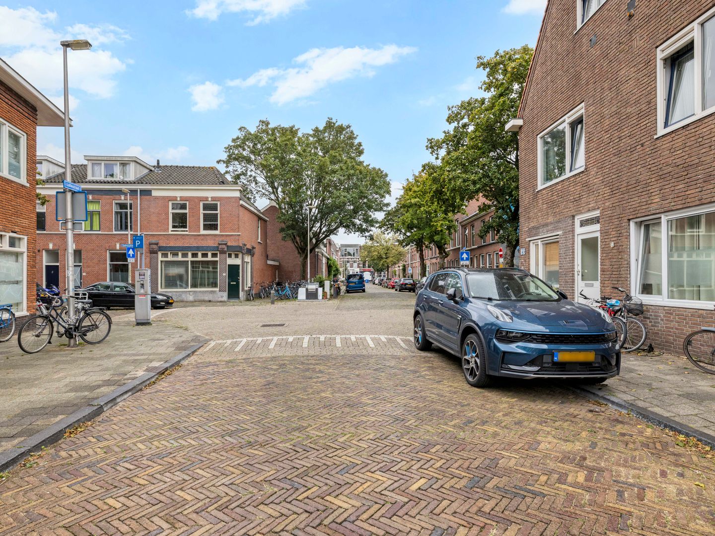 Photo 19 of Leliestraat 27-BS