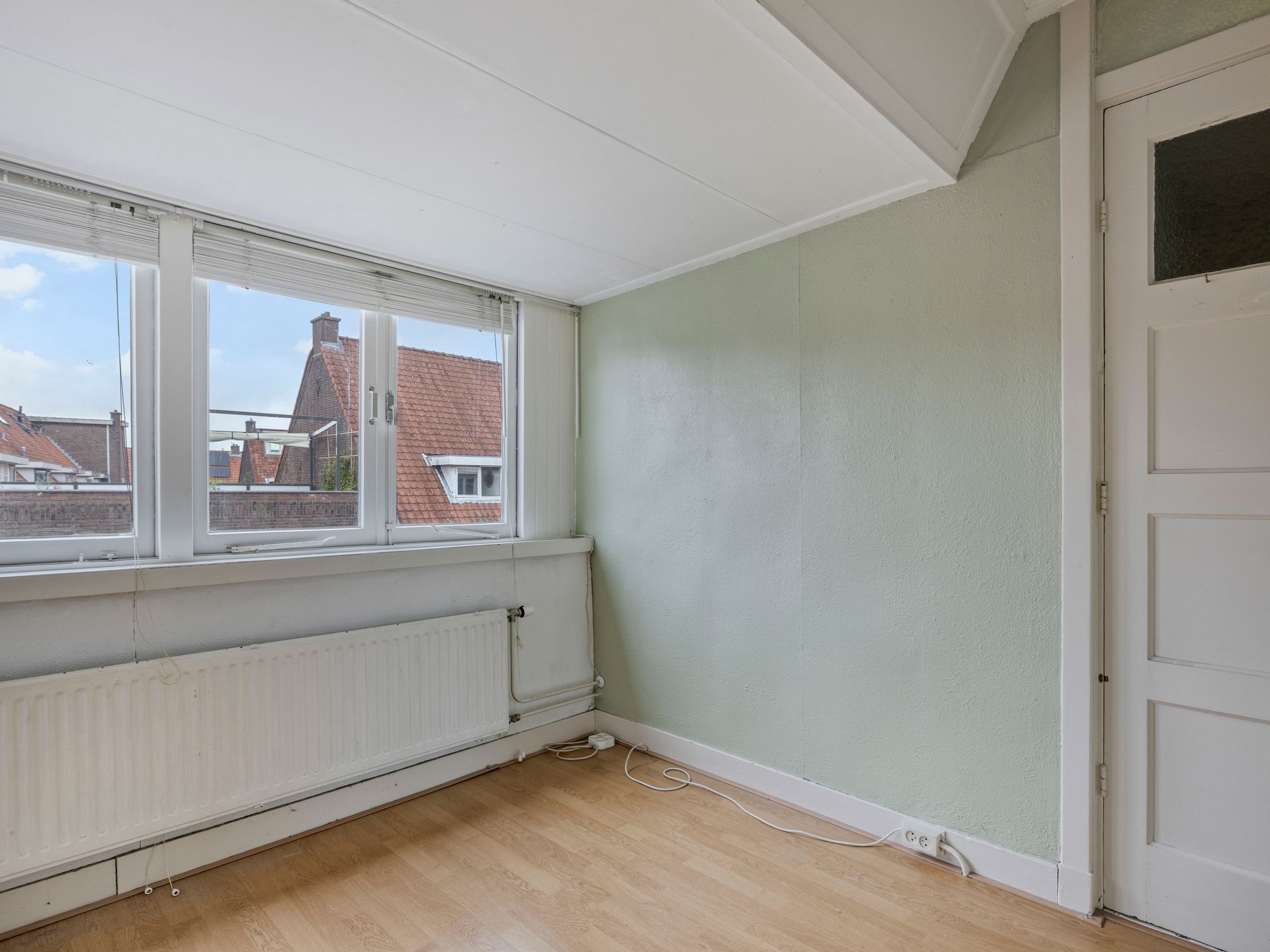 Photo 15 of Leliestraat 27-BS