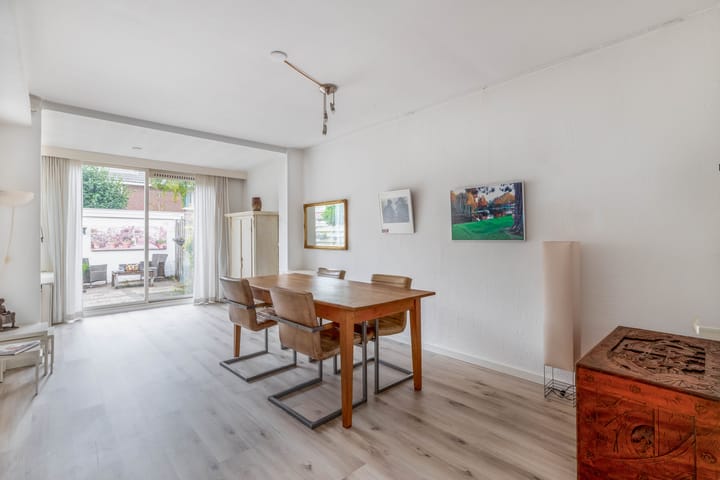 Tussenwoning te koop: Vincent van Goghstraat 17, Lisse