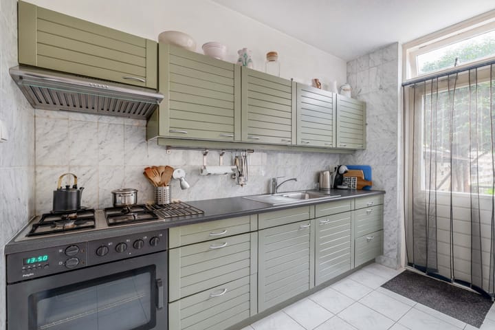Tussenwoning te koop: Vincent van Goghstraat 17, Lisse