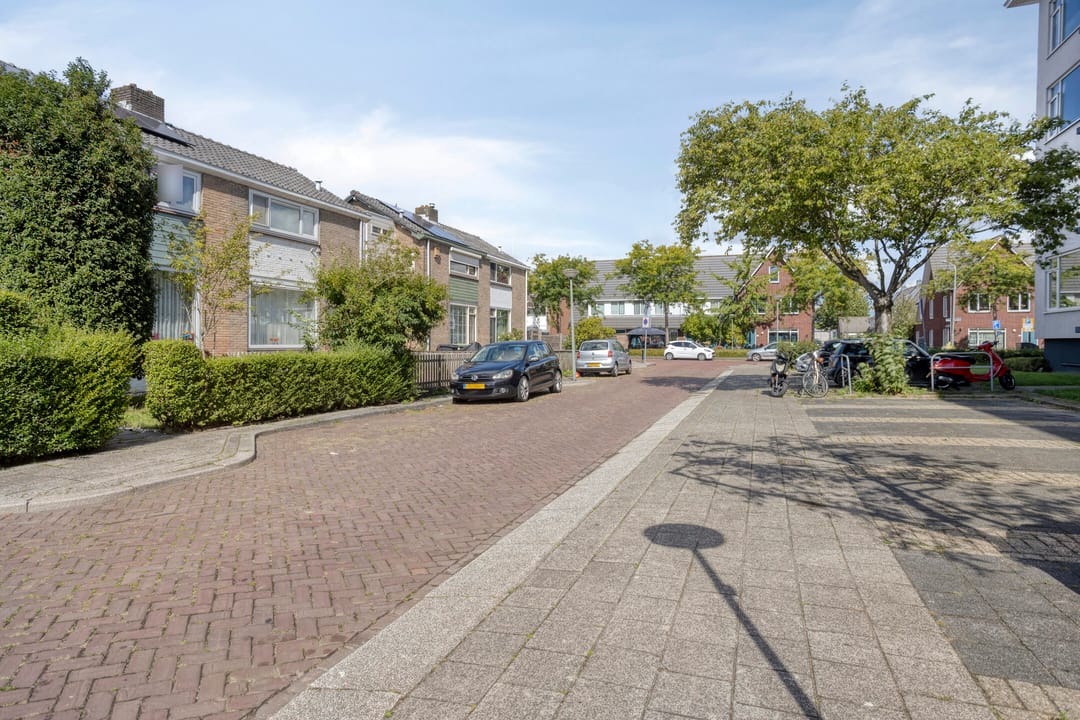 Photo 2 of Van Aerssenstraat 7