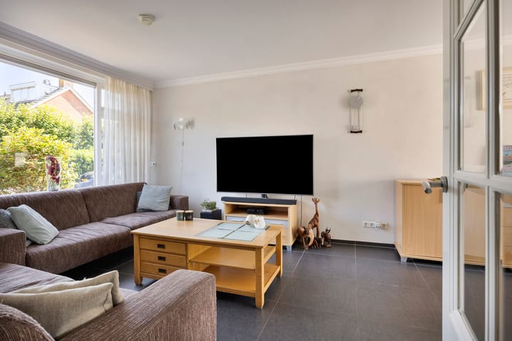 Twee-onder-één-kap te koop: Boutershemstraat 5, Wouw