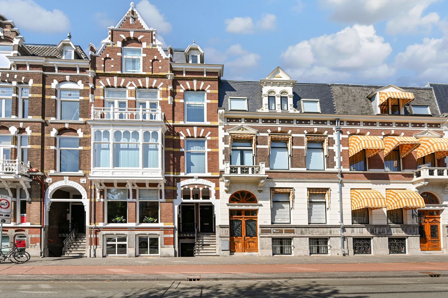 Photo 1 of Groot Hertoginnelaan 27