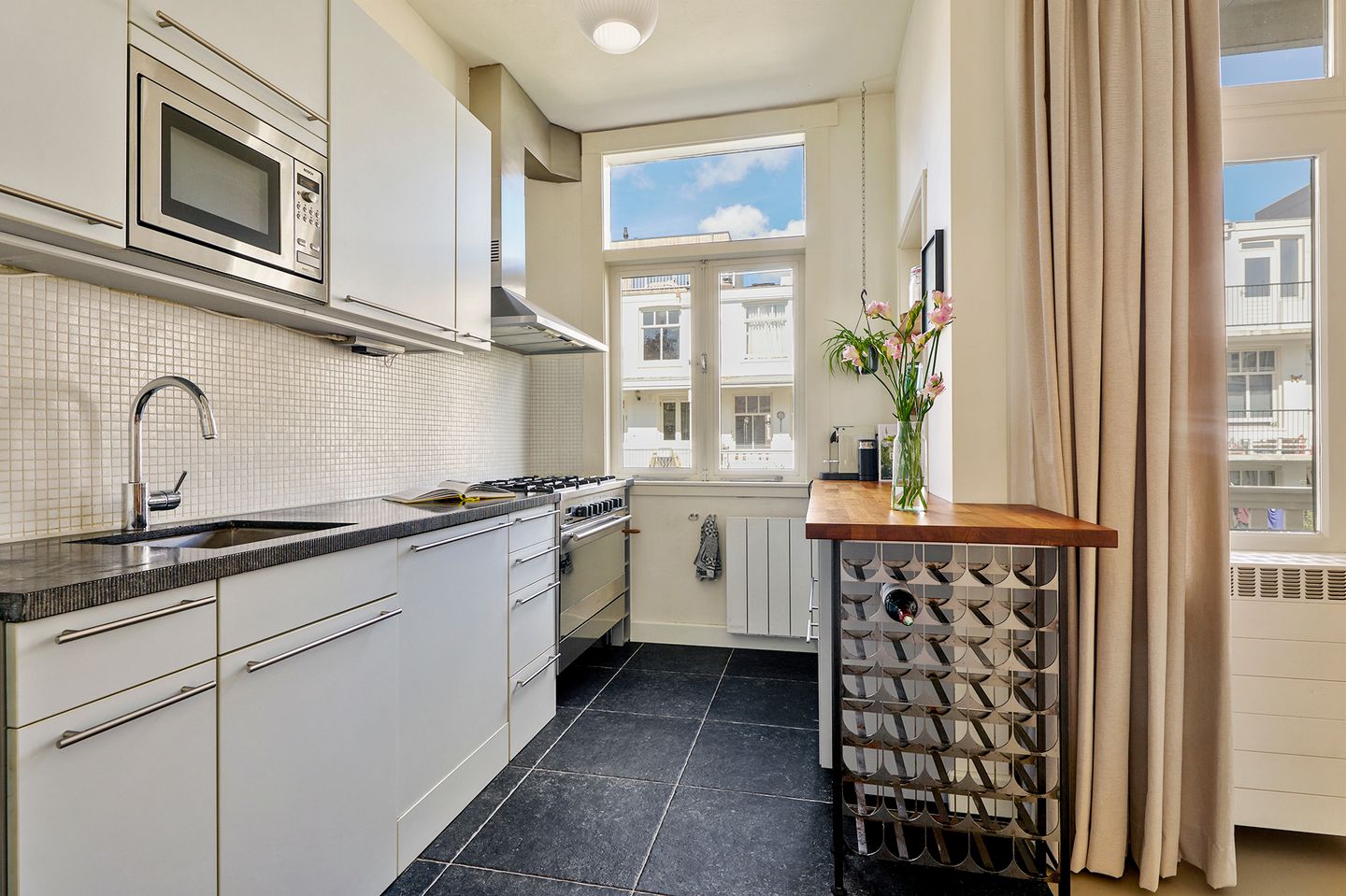 Photo 14 of Zacharias Jansestraat 16-2