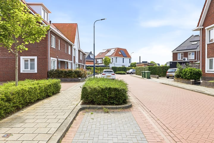 Photo 4 of Charlie Parkerstraat 14