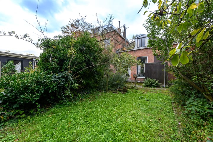 Hoekwoning te koop: Huizumerlaan 79, Leeuwarden