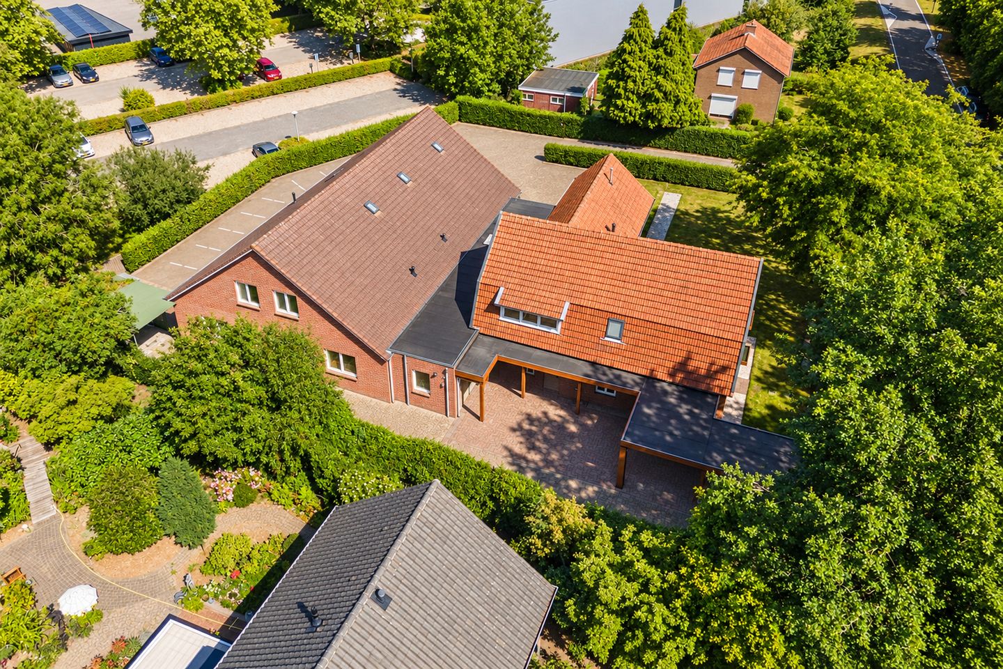 View photo 1 of Lindenlaan 31
