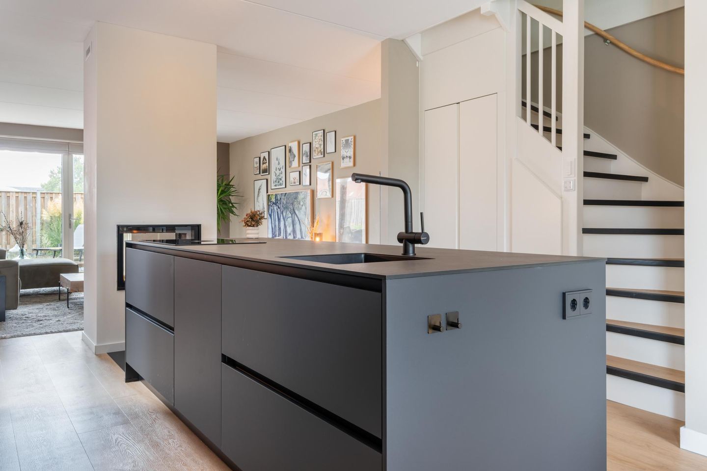 Photo 14 of Mr Martin Alewijnstraat 4