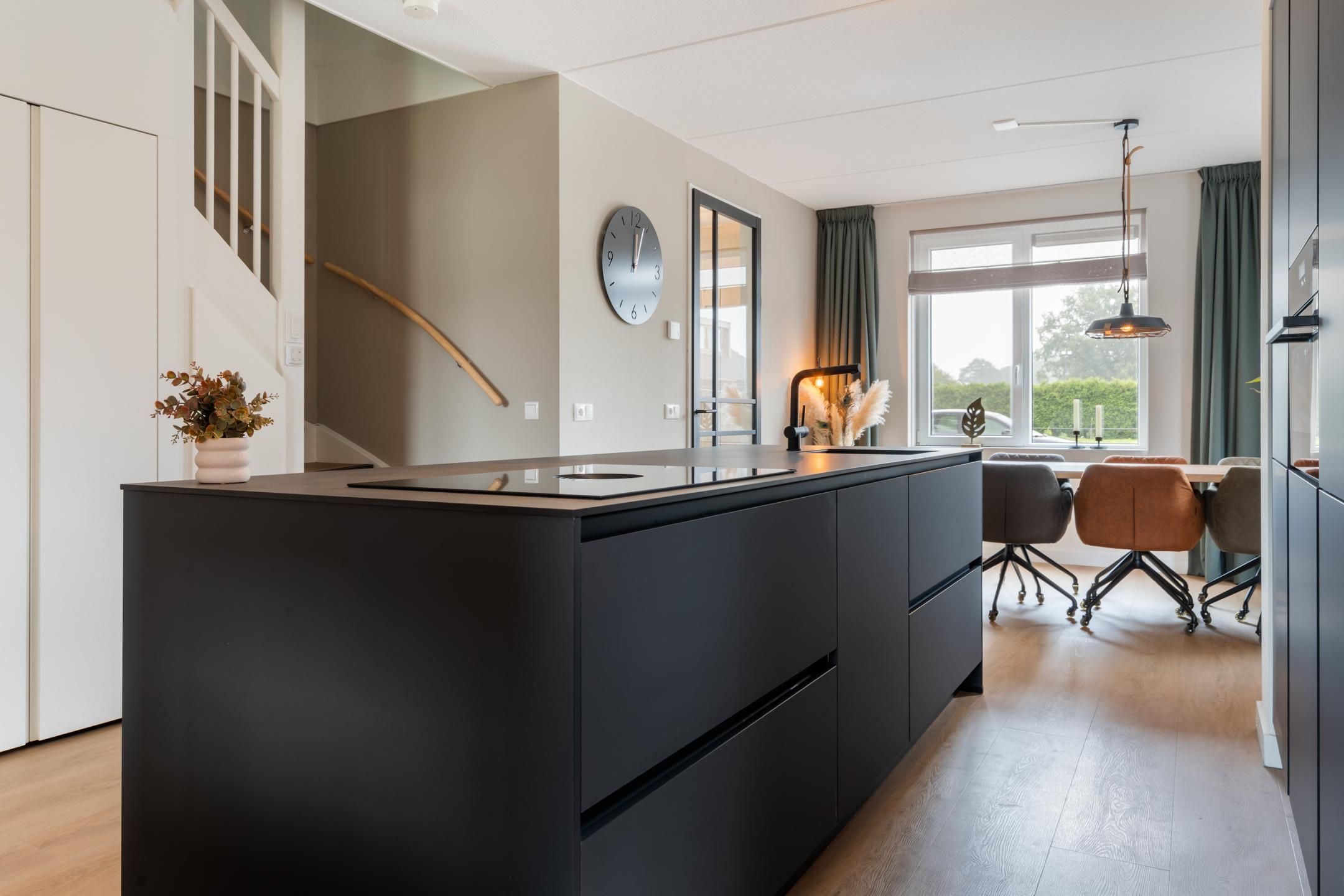 Photo 15 of Mr Martin Alewijnstraat 4