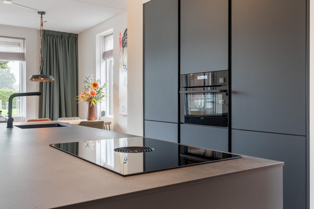Photo 16 of Mr Martin Alewijnstraat 4