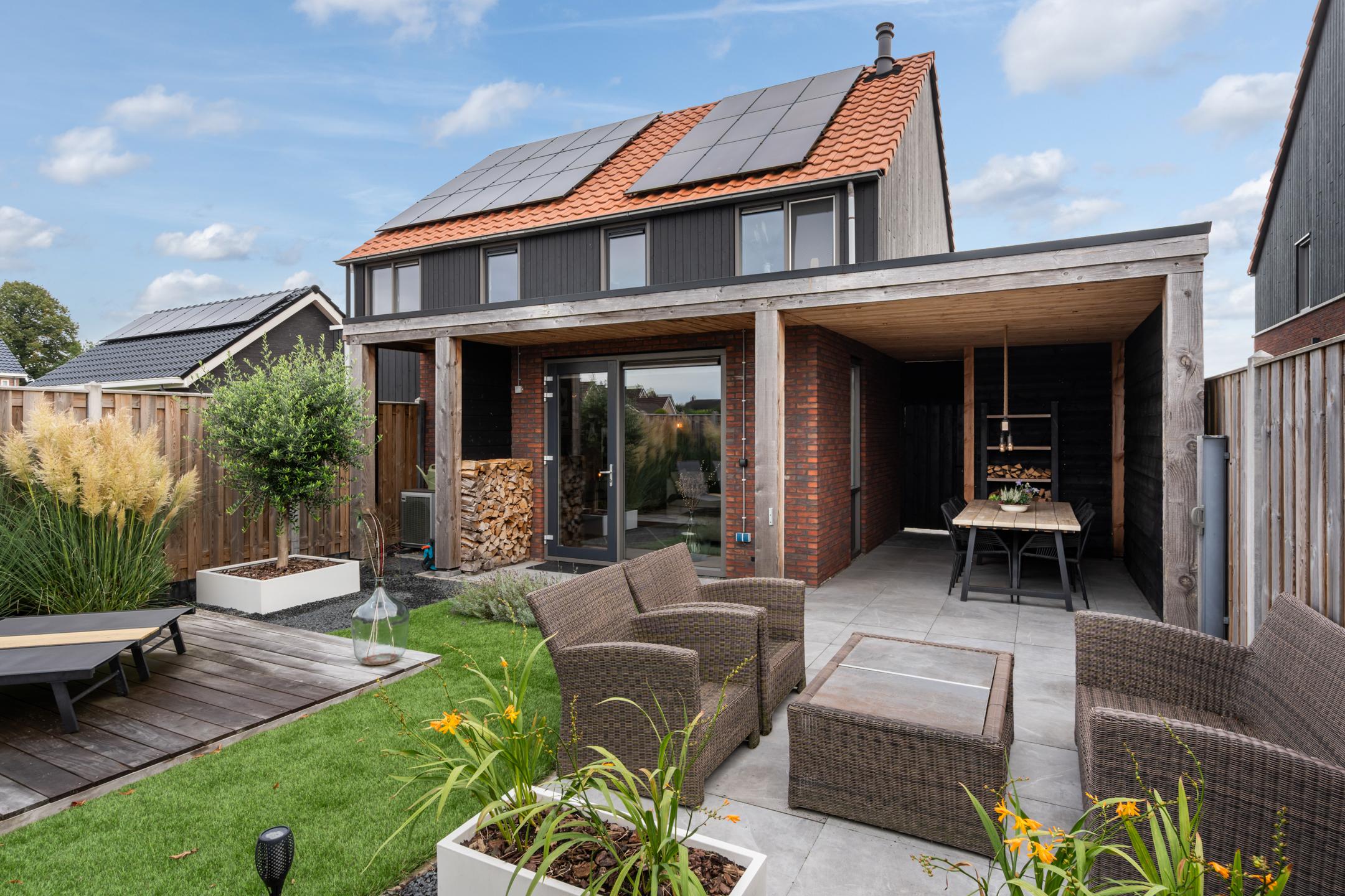 Photo 39 of Mr Martin Alewijnstraat 4