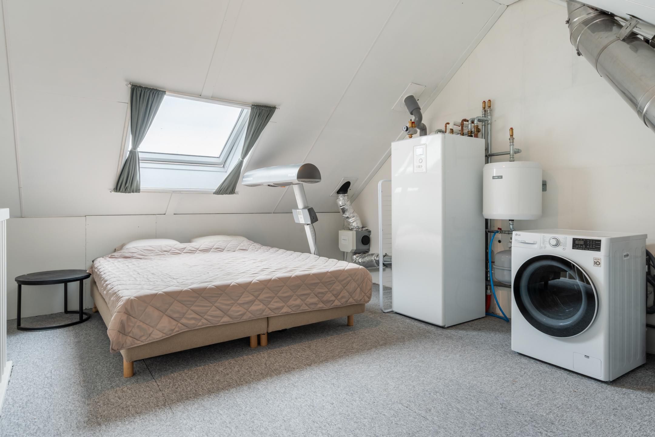 Photo 36 of Mr Martin Alewijnstraat 4