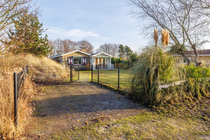Vrijstaande woning te koop: Oosterhiem 45, Hollum