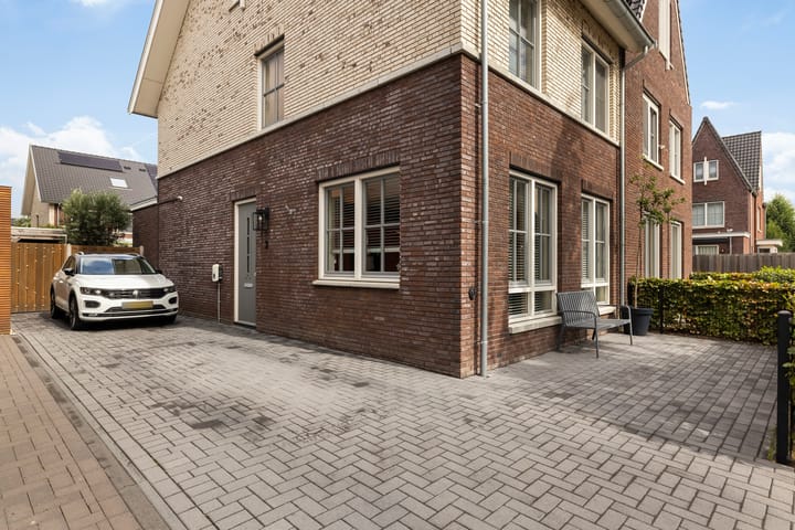 Twee-onder-één-kap te koop: Zaaivat 3, Hendrik-Ido-Ambacht