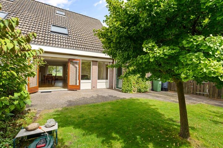 Twee-onder-één-kap te koop: Engelakker 32, Warmenhuizen